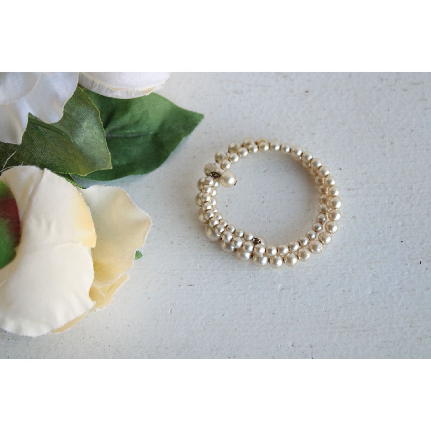 BEN AMUN 24-Karat Gold-Plated Faux Pearl Bracelet in Metallic | Endource